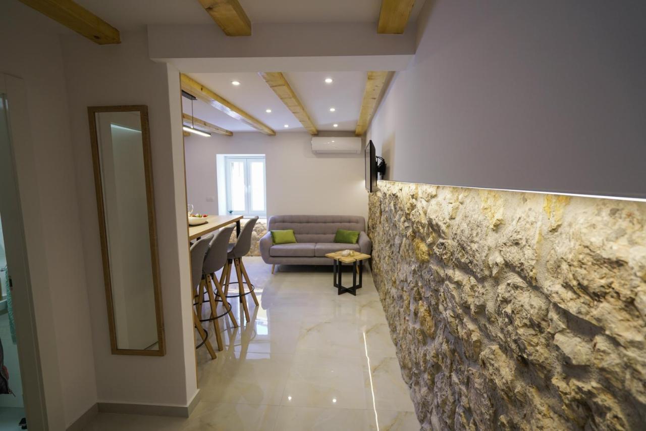 Apartment Ispod Ure Sinj Eksteriør bilde