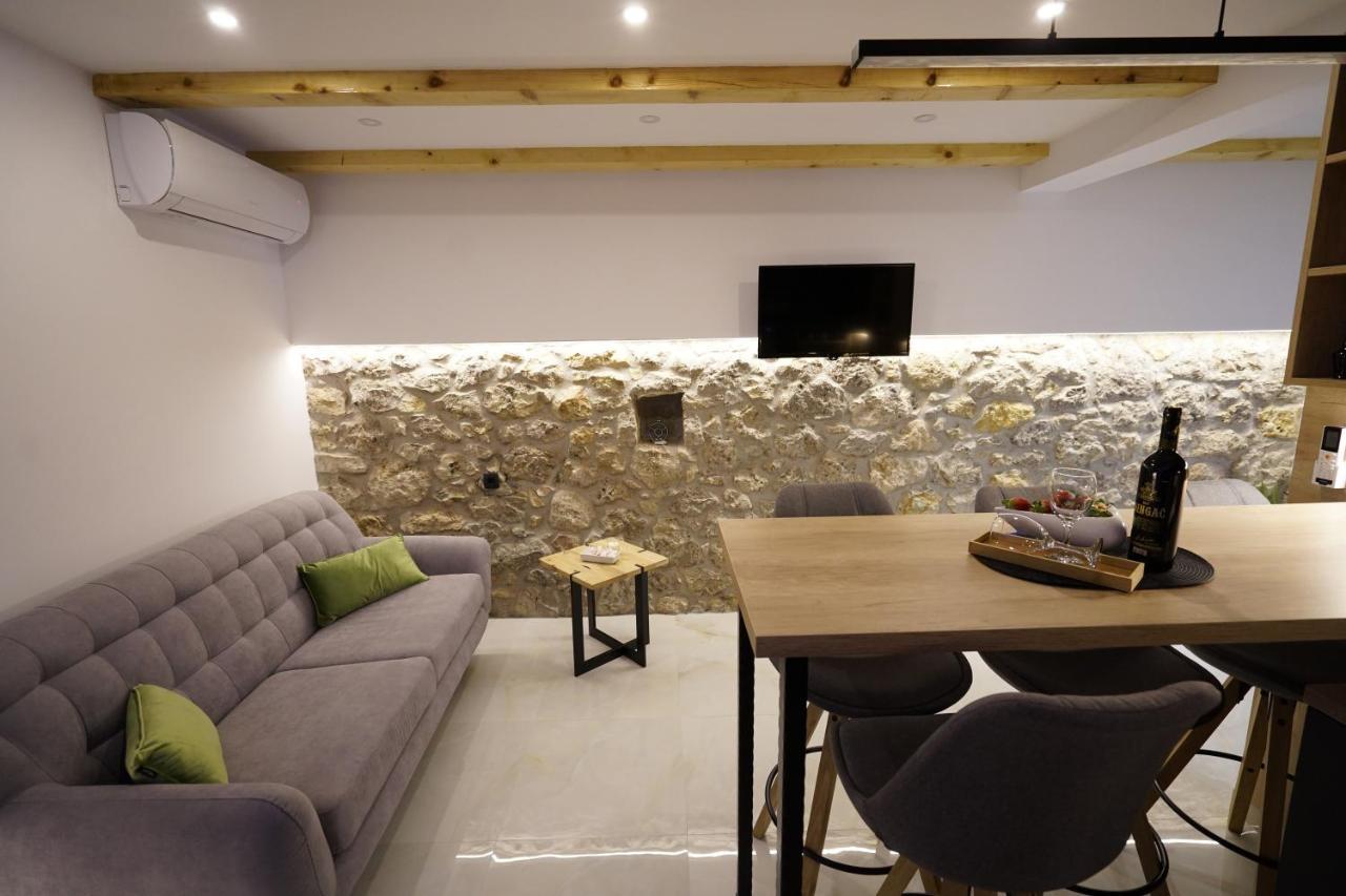 Apartment Ispod Ure Sinj Eksteriør bilde